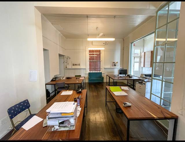 300M² BUILDING FOR SALE IN TAMBOERSKLOOF